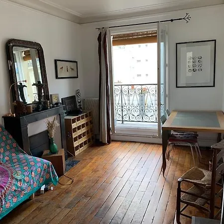 Stylish Flat With Balcony Facing South Affittacamere