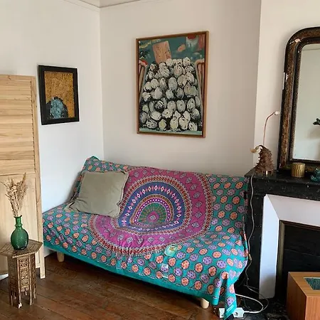 Stylish Flat With Balcony Facing South 4* Parigi