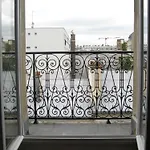 Stylish Flat With Balcony Facing South